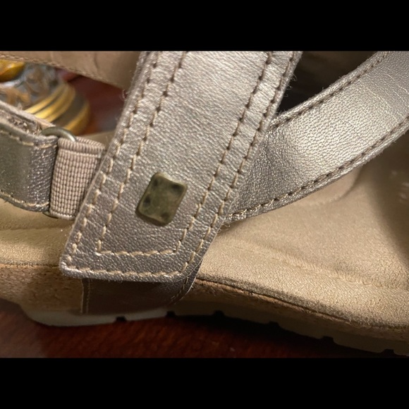 Shoes - Picture 3 of 13